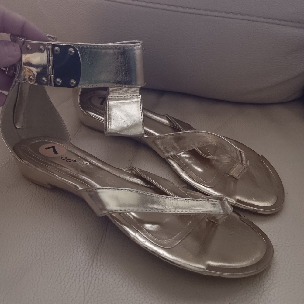Bamboo Womens Gold LOTTIE Gladiator Sandals Sz 7 - Picture 2 of 12